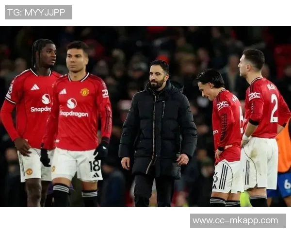 曼联客场球迷信息抽查引发工作人员不满与争议