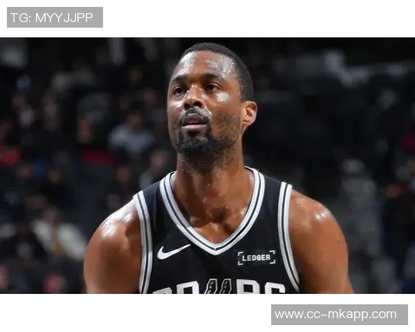 老将巴恩斯关键时刻连得7分助马刺赢球精彩海报发布